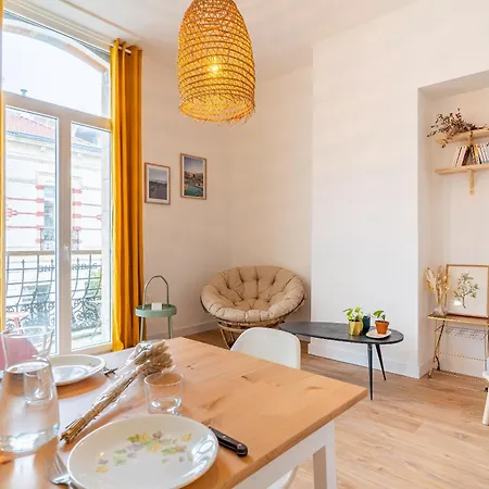 L'atypique - Appt A 150m De La Apartman *