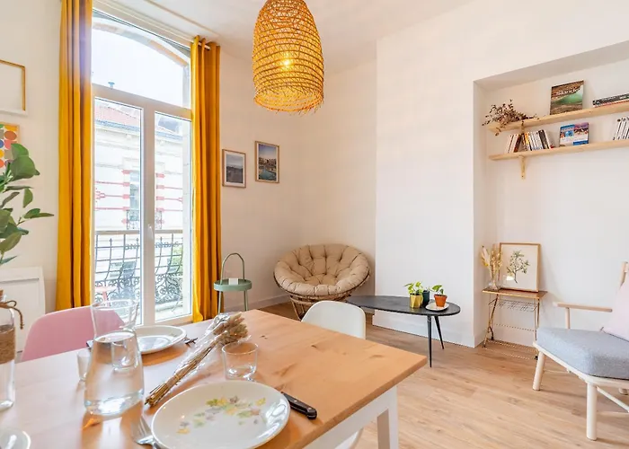 L'atypique - Appt A 150m De La Apartment *